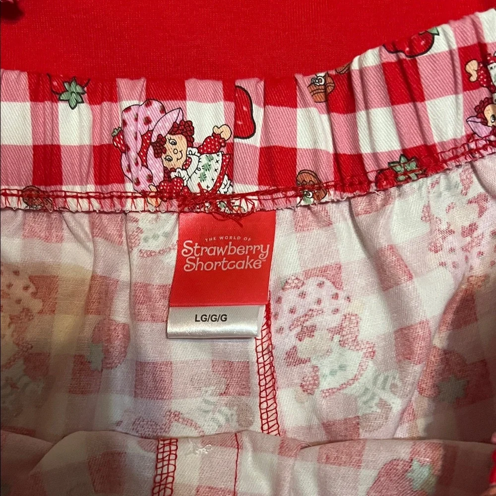 Size Large Strawberry Shortcake Pajama  short and cami Set NWT - Picture 3 of 4